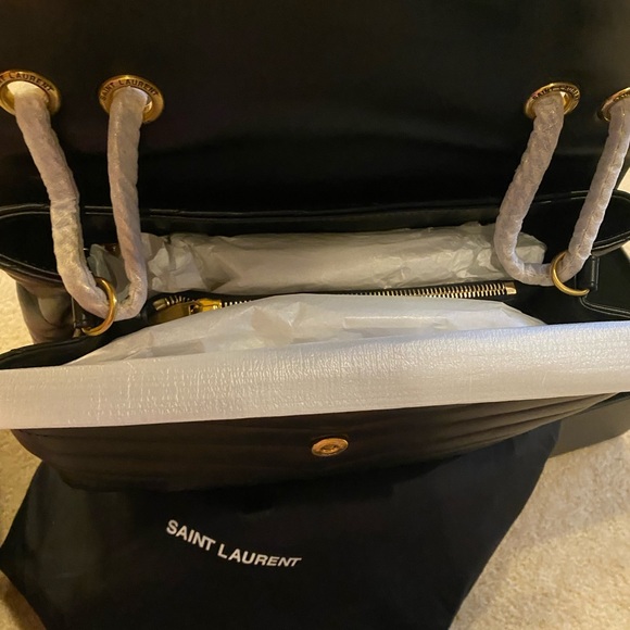 Brand New Authentic Medium Saint Laurent LouLou - Picture 10 of 10